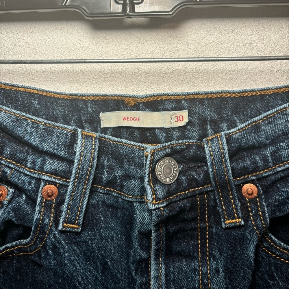 Levi’s Premium Denim Dark Wash Wedgie Jeans Size 30 - Picture 6 of 6